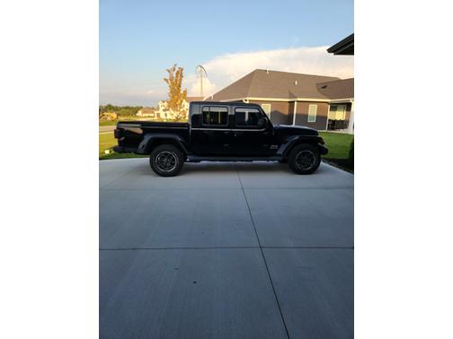 Black 2020 Jeep Gladiator Overland