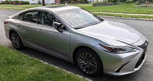 2024 Lexus ES 300h Ultra Luxury