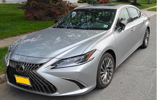 2024 Lexus ES 300h Ultra Luxury