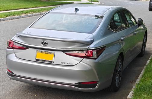 2024 Lexus ES 300h Ultra Luxury