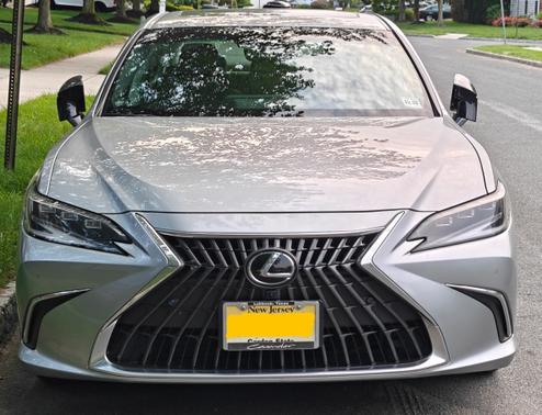 2024 Lexus ES 300h Ultra Luxury