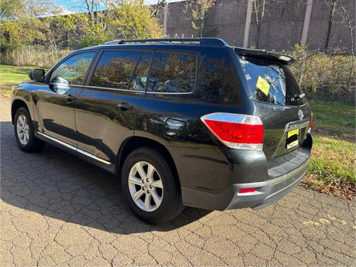 2013 Toyota Highlander SE