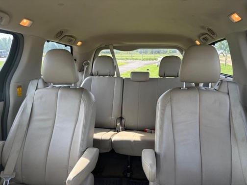 Black 2014 Toyota Sienna XLE