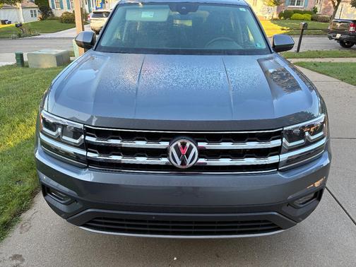 Gray 2019 Volkswagen Atlas 3.6L SE w/Technology