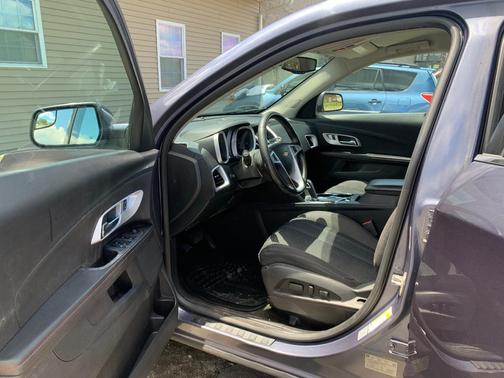 Blue 2013 Chevrolet Equinox 1LT