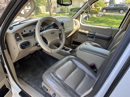 2005 Ford Explorer Sport Trac Adrenalin