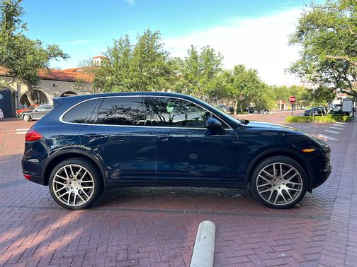 2013 Porsche Cayenne Base