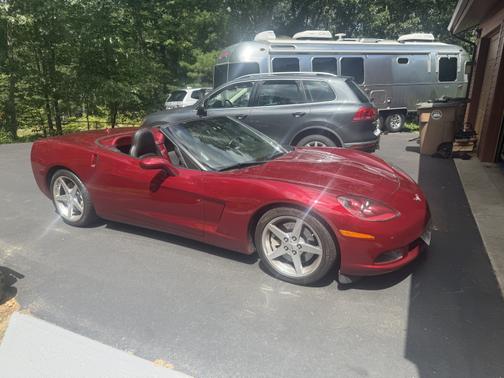 2005 Chevrolet Corvette Base