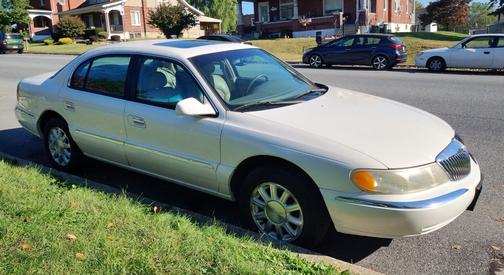 2001 Lincoln Continental Base