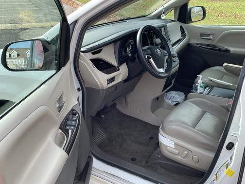 2017 Toyota Sienna XLE Premium