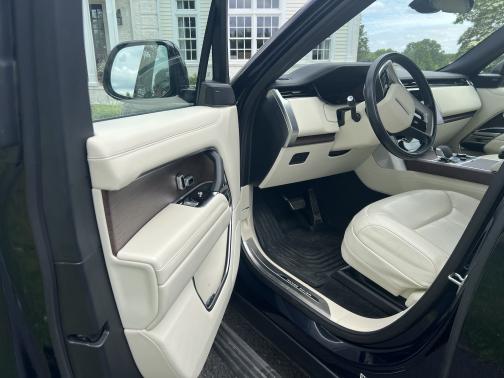 2023 Land Rover Range Rover P530 SE SWB