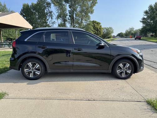 2022 Kia Niro Plug-In Hybrid EX Premium