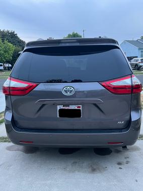 2017 Toyota Sienna XLE Premium