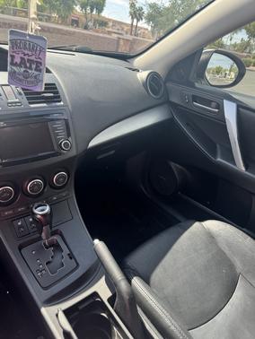 White 2013 Mazda Mazda3 i Grand Touring