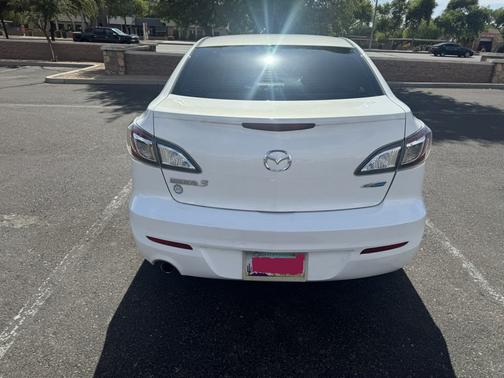 White 2013 Mazda Mazda3 i Grand Touring