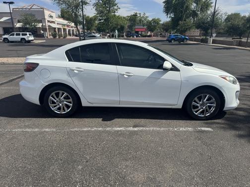 White 2013 Mazda Mazda3 i Grand Touring