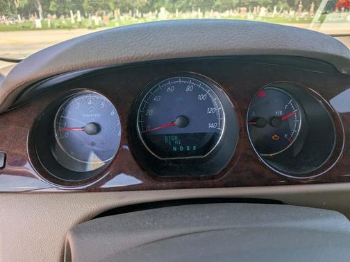 White 2006 Buick Lucerne CXS