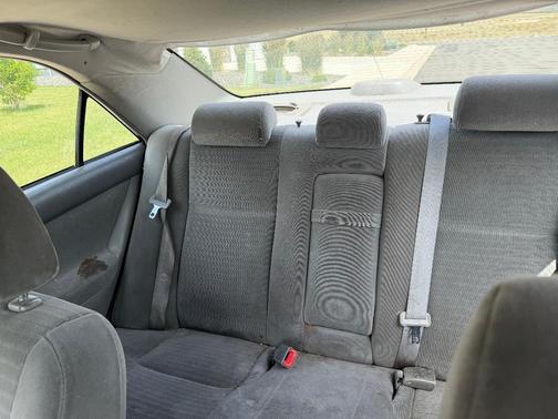 Silver 2005 Toyota Camry LE