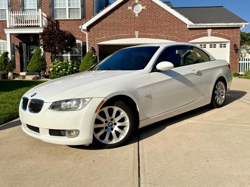 White 2009 BMW 328 i