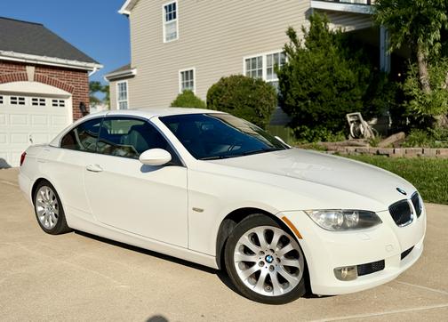 White 2009 BMW 328 i