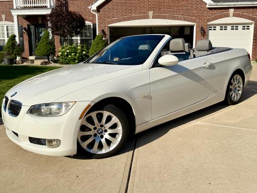 White 2009 BMW 328 i