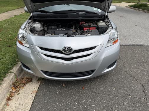 Gray 2007 Toyota Yaris Base