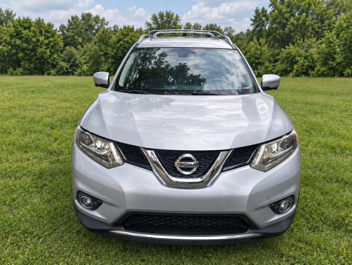 Silver 2015 Nissan Rogue SL