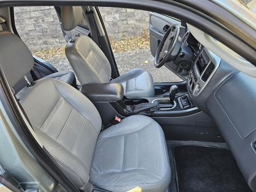 Green 2006 Ford Escape Hybrid Base
