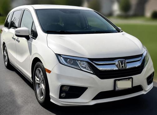 White 2019 Honda Odyssey EX-L