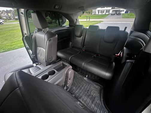 White 2019 Honda Odyssey EX-L