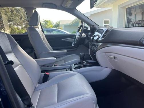Blue 2017 Honda Pilot EX-L