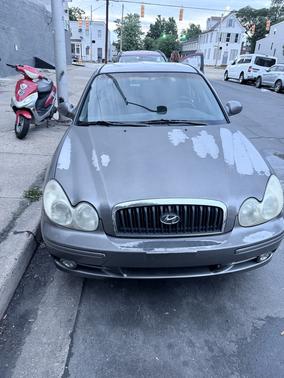 Gray 2004 Hyundai SONATA Base