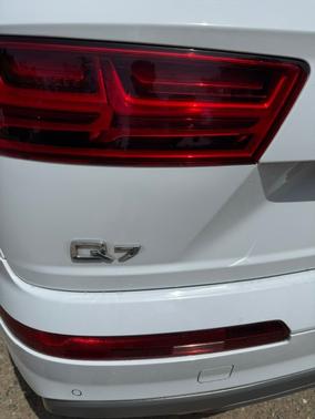 White 2017 Audi Q7 3.0T Premium Plus