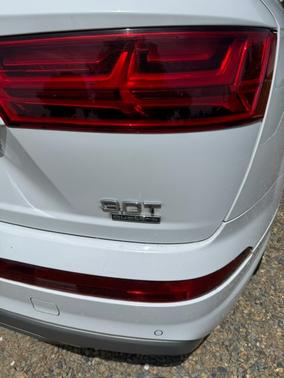 White 2017 Audi Q7 3.0T Premium Plus