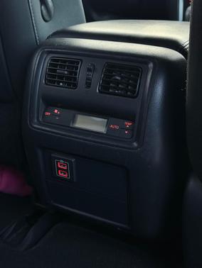Black 2018 Nissan Pathfinder SV