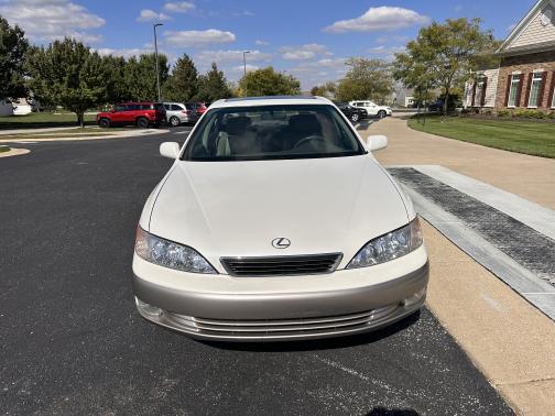 1998 Lexus ES 300 Base