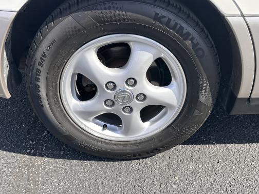 1998 Lexus ES 300 Base
