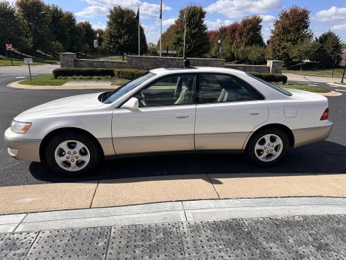 1998 Lexus ES 300 Base