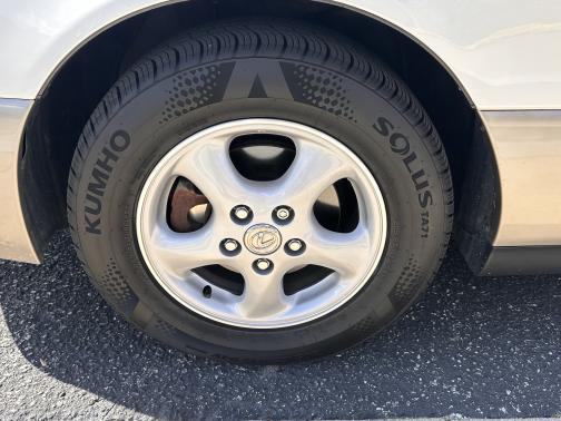 1998 Lexus ES 300 Base