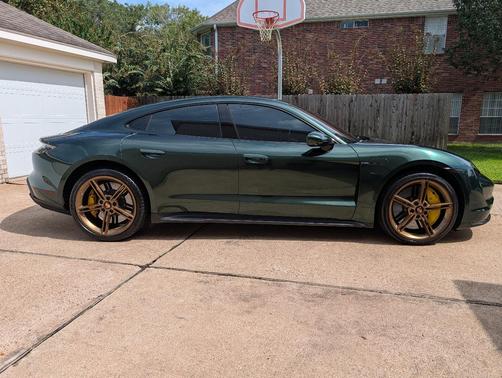 Green 2021 Porsche Taycan Taycan Turbo S