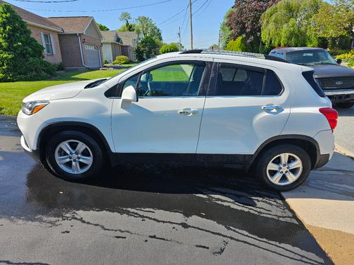 White 2018 Chevrolet Trax LT