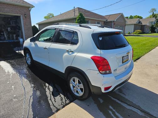 White 2018 Chevrolet Trax LT