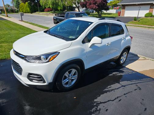 White 2018 Chevrolet Trax LT