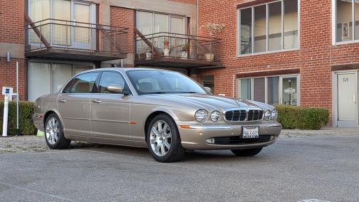 2005 Jaguar XJ8 Base