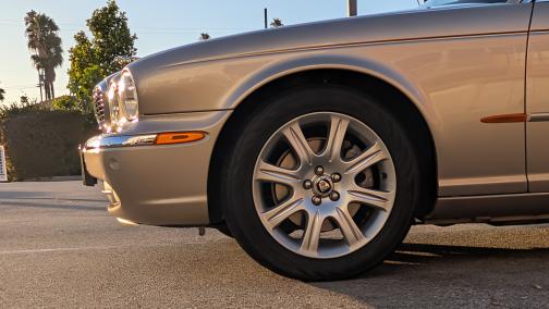 2005 Jaguar XJ8 Base