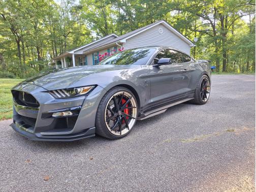 2022 Ford Shelby GT500 Base