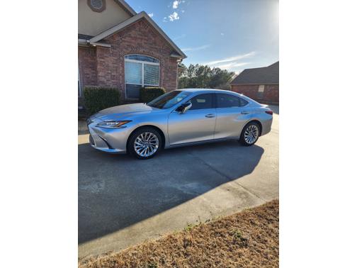 2023 Lexus ES 300h Ultra Luxury