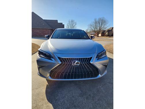 2023 Lexus ES 300h Ultra Luxury