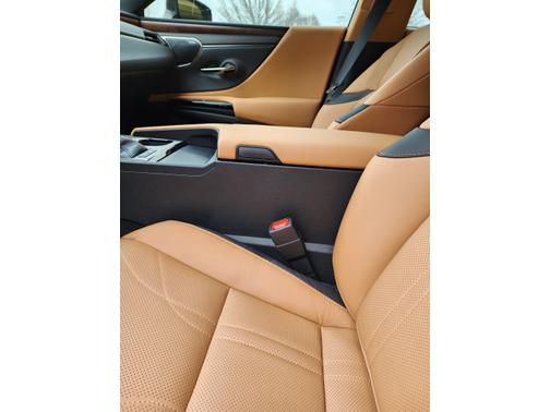 2023 Lexus ES 300h Ultra Luxury