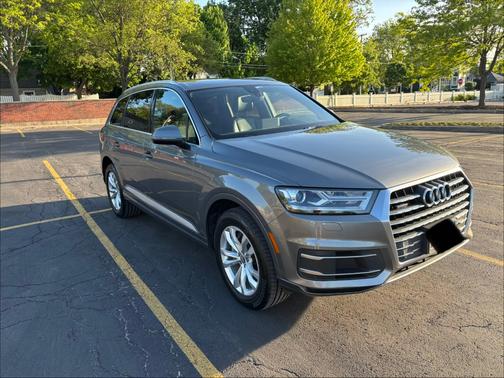 Gray 2017 Audi Q7 2.0T Premium